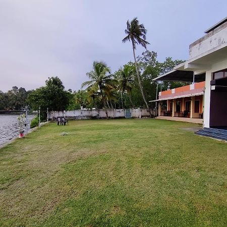 Ferienwohnung Wind &Waves Kollam Exterior foto