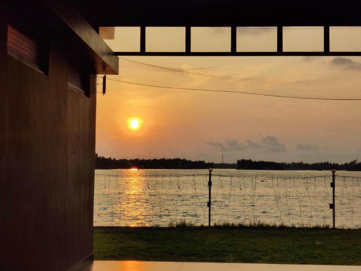 Ferienwohnung Wind &Waves Kollam Exterior foto